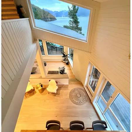 Torvika Hus * Isfjorden
