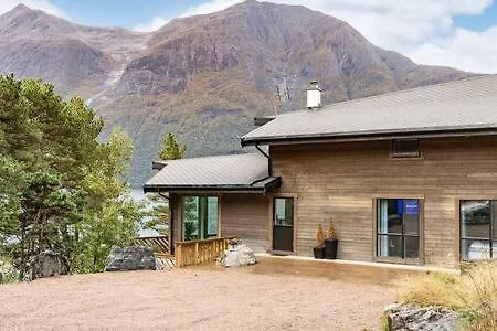 Semesterbostad Torvika Hus *