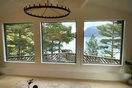 Semesterbostad Torvika Hus *