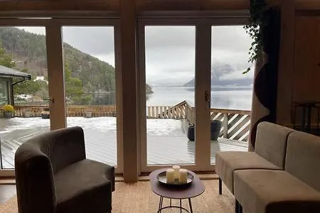 Torvika Hus Semesterbostad Isfjorden