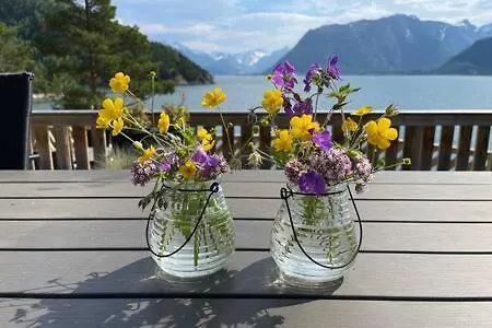 Semesterbostad Torvika Hus